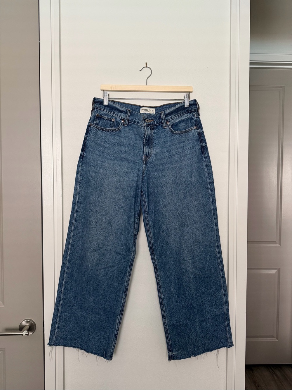 A&F • low rise ultra loose curve love short jeans